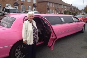 woman-pink-limo