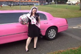 pink-hen-do